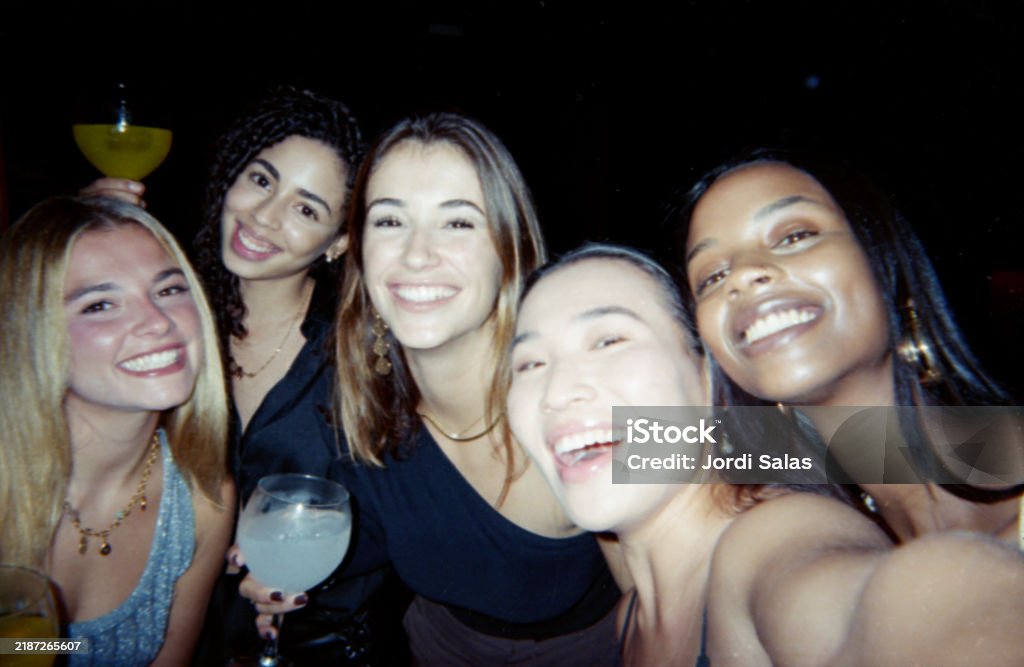 Soirée entre fille, bar à ambiance ! Faire la fête en sécurité pour les filles.