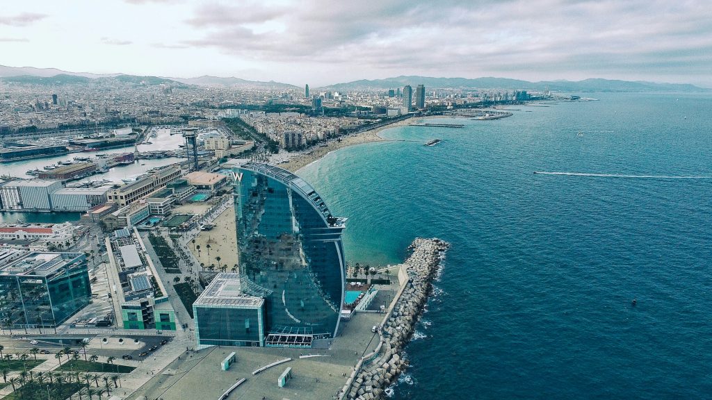 Les meilleurs plage de Barcelone ! Baignade au coucher du soleil.